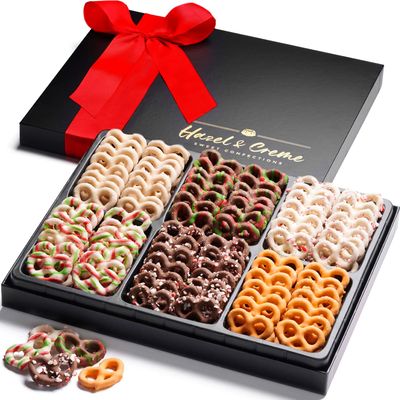 Christmas Chocolate Covered Yogurt Pretzel Gift Box - Gourmet Gift Basket - Food Gift Basket - Holiday Chocolate Food Gifts for Men and Women