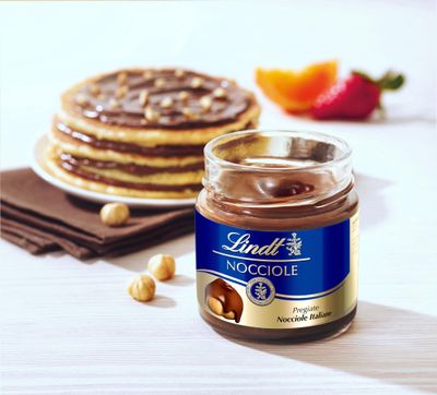 Lindt Hazelnut Milk Chocolate Spread, 200g/7.1 oz. {Imported from Canada}