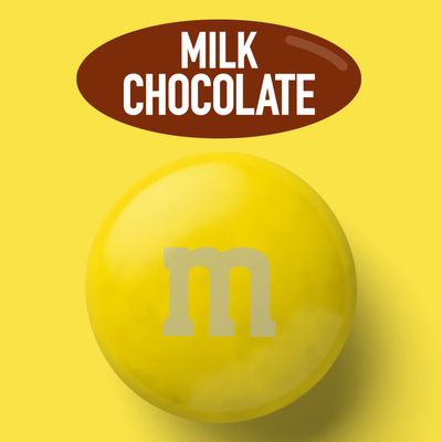 M&MS Yellow Milk Chocolate Candy, 2lbs of M&M'S in Resealable Pack for Candy Bars, Easter, Graduations, Birthdays, Dessert Tables & DIY Party Favors