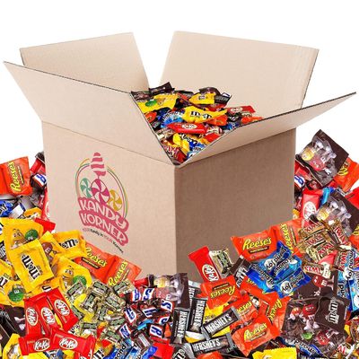 Candy Variety Pack - 5 lb Bulk Candy - Stunning Snacks Variety Pack - Bulk Candy Individually Wrapped