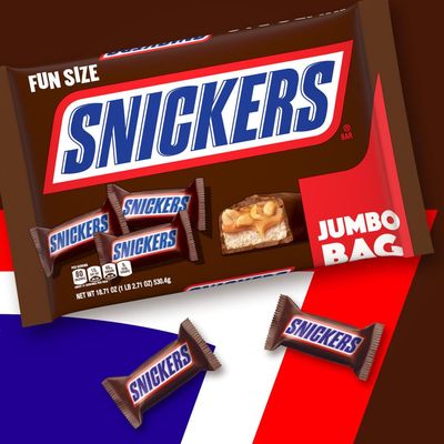 SNICKERS Fun Size Chocolate Candy Bars, 18.71 oz Jumbo Bulk Candy Bag