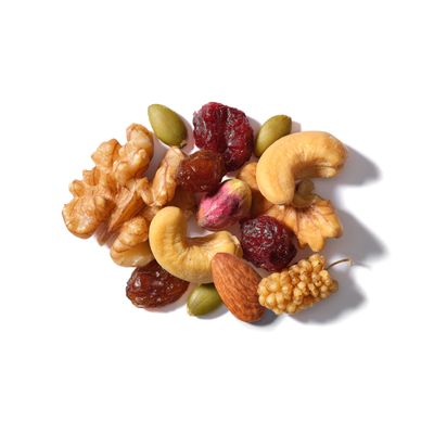 Yupik Take A Hike Mix, 7 Oz, Gluten-Free, Non-GMO, Energizing Snack, Sweet &amp; Salty Trail Mix, Crunchy Nuts, Dried Fruits, Dried Mulberries, Roasted Cashews, Pistachios, Pumpkin Seeds