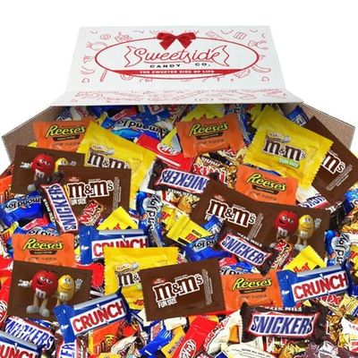 Chocolate Candy Variety Pack - Assorted Bulk Chocolate Mix - Movie Night Supplies, Gift, Snack Food Gift, Office Candy Assortment- Gift Bag for Birthday Party, Kids, College Students &amp; Adults (6 LBS)
