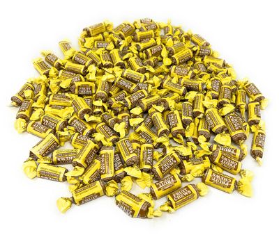 Lemon Flavor Tootsie Roll Fruit Chews Bulk American Chewy Taffies Candy Individually Wrapped In Resealable Bag 2 Lb 130pcs (32-Oz) - Made In USA