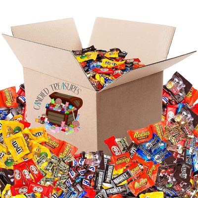 Bulk Candy 5 lb Chocolate Variety Pack - Halloween Candy Bulk Snacks with Reese&#39;s, Snickers, Kit Kat - Individually Wrapped Candy Bars for Kids, Adults, Office, Pinata - Assorted Candy