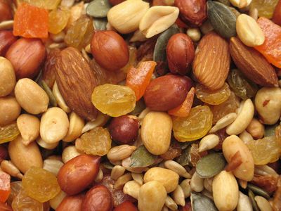 Yupik Sierra Trail Mix, 2.2 lb, A mix of almonds, peanuts, almonds, pumpkin seeds, sunflower seeds, raisins, papaya and pineapple, Pack of 1