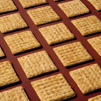 Triscuit Roasted Garlic Whole Grain Wheat Crackers, Family Size, 12.5 oz