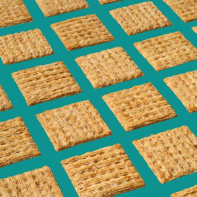 Triscuit Reduced Fat Whole Grain Wheat Crackers, Vegan Crackers, Family Size, 11.5 oz