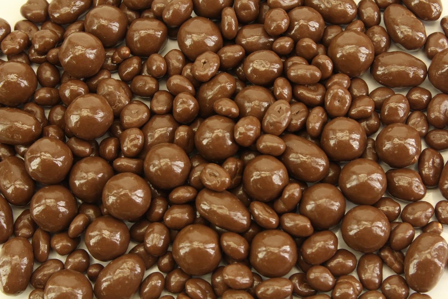 Planet Sweets Milk Chocolate Bridge Mix - 8 Ounces - Raisins Almonds Peanuts Malt Balls Chocolate Covered Nuts Crunchy Snack Treat Bulk Candy