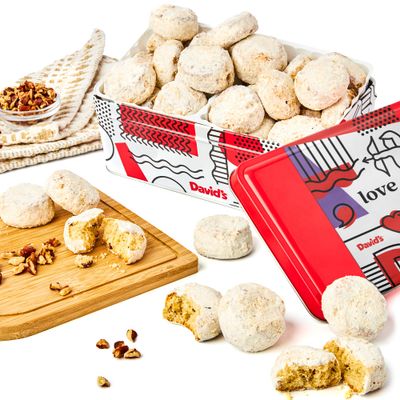 David&#39;s Cookies Butter Pecan Meltaways Sweet Sampler in Love Tin - 16oz Butter Cookies with Crunchy Pecans, Soft, And Melt In Your Mouth Flavorful Cookies - Delicious Gourmet Gift For All