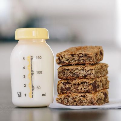 Bessies Best Lactation Cookies | Lactation Support Cookies | Oatmeal Peanut Butter Chocolate Chip | Increase Milk Supply | Breastmilk Boosting Cookies | Great Gift | 1 Dozen