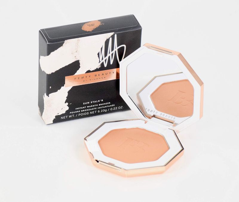 Fenty Beauty by Rihanna Sun Stalk&#39;r Instant Warmth Bronzer Bajan Gyal