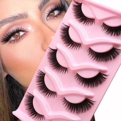 Veleasha Cat Eye Lashes Natural Look Fox False Eyelashes Gorgeous Wispy &amp; Lightweight Faux Mink Lashes for Doll Eye Makeup 5 Pairs Pack (Charming)