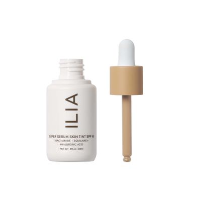 ILIA - Super Serum Skin Tint SPF 40 | Non-Comedogenic, Vegan, LIghtweight to Help Against Blue Light,  Pollution while Hydrating, Smoothing,  Refining (Bom Bom ST5, 1 fl oz | 30 ml)