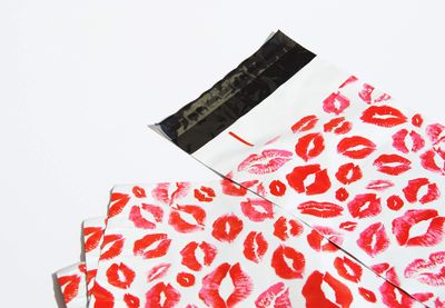 Lips Poly Mailers Red Kiss for Make Up Lip Gloss LipStick Self Sealing Envelope Wide Lip Print Waterproof Shipping | Pack of 25 | Size 10 x 6.75 inches