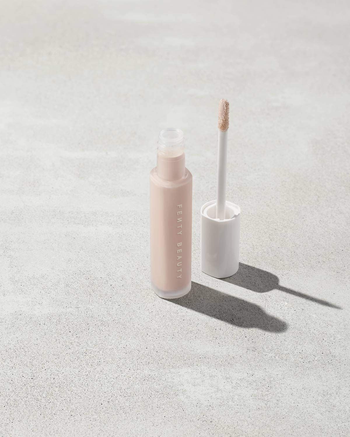 Fenty Beauty by Rihanna Pro Filtr Instant Retouch Longwear Liquid Concealer 100