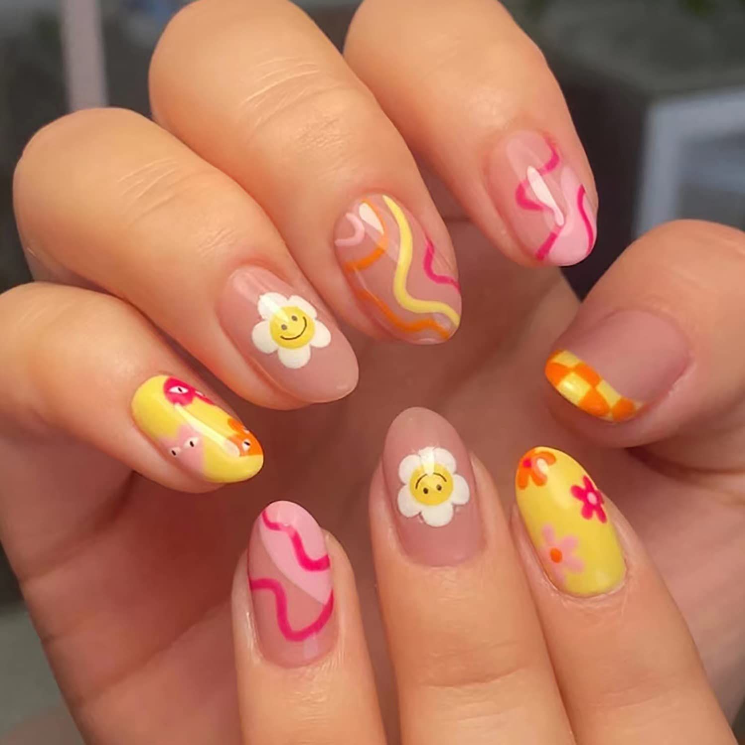 24 Pcs Flower Press on Nails Short, Almond French Tips Fake Nails Short Glue on Nails, Sun Flower False Nails with Glue Stickers, Cute Acrylic Nails Short for Women and Girls