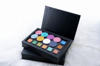 Coosei 4-Layer Book Shaped Magnetic Eyeshadow Palette Empty Makeup Storage Box For Eyeshadow Lipstick Blush Powder extra large big space