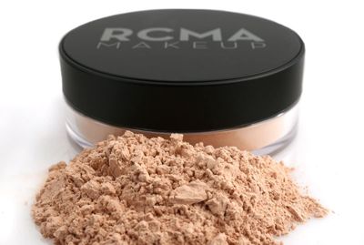 RCMA Makeup Premiere Loose Powder | Setting Face Powder | Talc Free | Vegan | Flawless Finish | Professional Makeup | Blurring Smoothing Effect |Topaz