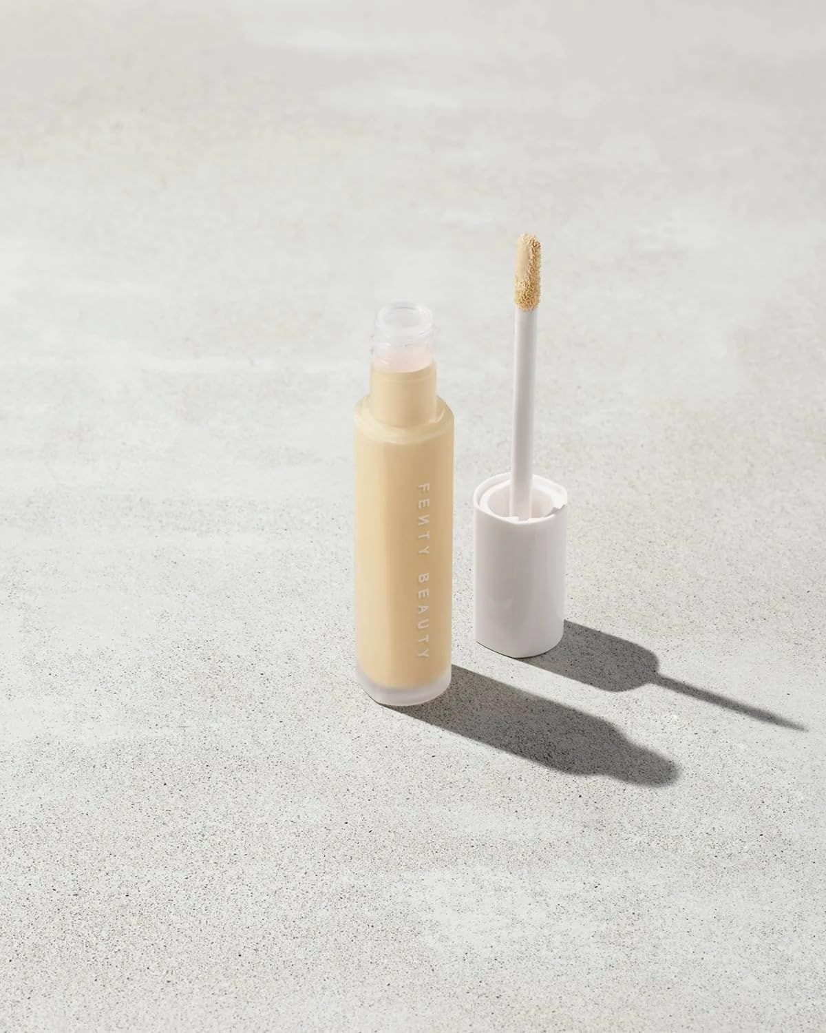 Fenty Beauty by Rihanna Pro Filtr Instant Retouch Longwear Liquid Concealer 105