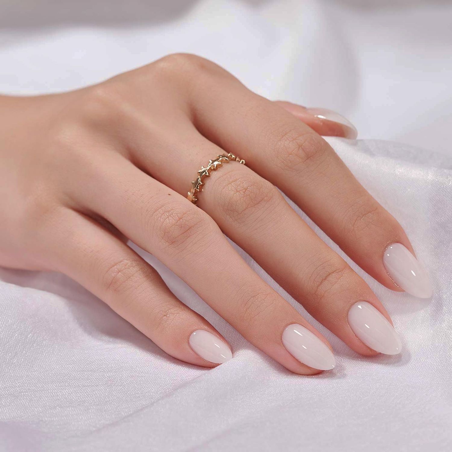 BTArtbox White Press On Nails Short - Soft Gel Press on Nails Almond, White Glue on Nails with Nail Glue, Reusable Stick on Nails in 16 Sizes for Valentine&#39;s Day Gift, Cream Puff