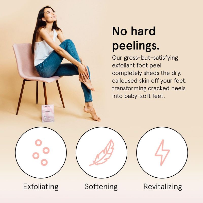 grace &amp; stella Award-Winning Foot Peel Mask - Foot Peeling Mask with Aloe Vera - Moisturizing Foot Mask for Dry Cracked Feet - Foot Exfoliator for Baby Soft Feet (4 Pairs, Lavender)