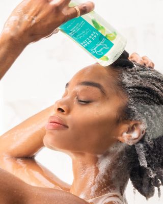 Carols Daughter Wash Day Delight Love at First To Foam Sulfate Free Shampoo with Aloe and Micellar Water, Paraben Free, Silicone Free, Micellar Shampoo for Kinky, Curly Hair, 16.9 fl oz