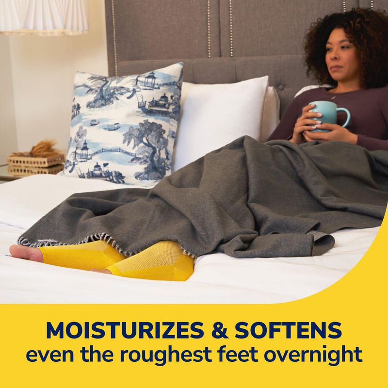 Dr. Scholl's Rough, Dry Foot Renewal Ultra Overnight Treatment with Overnight Foot Cream 3oz with Aloe, Coconut Oil &amp; Urea and Heel Sleeve Socks, Deeply Moisturize &amp; Soften Feet, Dermatologist Tested