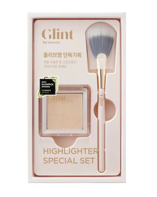 Glint Highlighter Special Set (Dewy Moon(Set), 0.08oz  Fan Brush) - Baked Highlighter for Natural Glow. Korean Makeup by LG Beauty. Rich Pigment, Silky Touch, Shimmer.