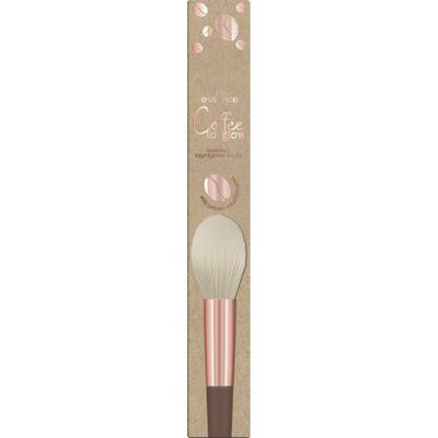 essence | Coffee to Glow Scented Highlighter Brush | Hello, Brew-Triful! | Caramel Macchiato Scent | Super Soft & Extra Gentle | Vegan & Cruelty Free