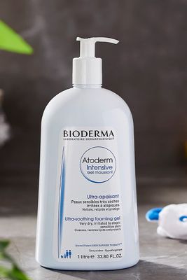 Bioderma Atoderm Intensive Foaming Gel - Ultra Rich Body Wash, Unscented, 33.8 Fl Oz