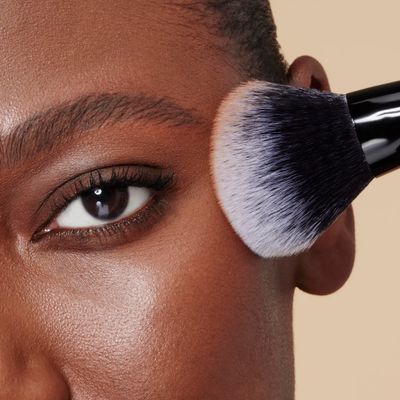 e.l.f. Dual-Ended Cream + Powder Brush, Two-in-One Makeup Brush For Creating A Gorgeous, Airbrushed-looking Complexion, Vegan &amp; Cruelty-free