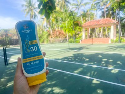 Australian Gold Extreme Sport Sunscreen Lotion SPF 30, 8 Ounce | Broad Spectrum | Sweat &amp; Water Resistant | Non-Greasy | Oxybenzone Free | Cruelty Free