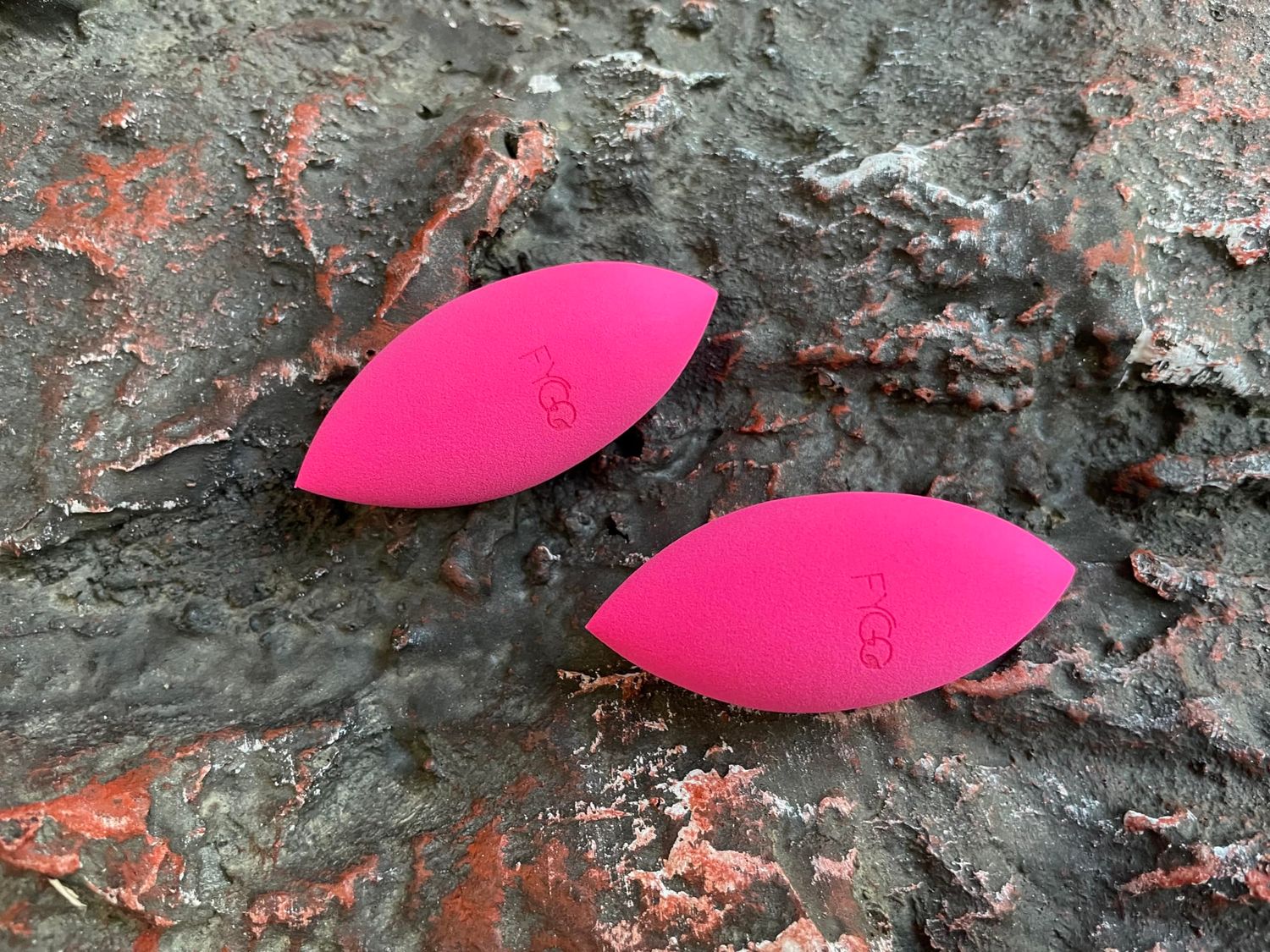 FYGO Sponge For Makeup - Makeup Sponge Blender - Makeup Sponges makeup blender - Makeup Sponge for Foundation - Makeup Blender Puff -Esponjas para Maquillaje - Beauty Sponge Set 2 (Rose Red - 6.8*3cm)