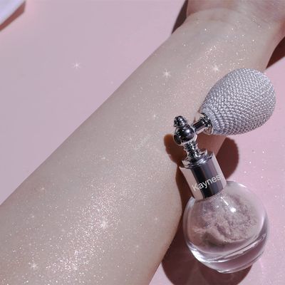 1Pcs Highlighter Powder Spray, Longwear Glitter Spray for Body, Face, Hair, Shimmer Powder High Gloss Loose Powder Makeup Mist for Festive Party, Stage Shows, Nightclubs, Bar(2#Champagne)