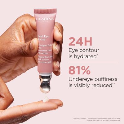 Clarins Total Eye Revive | Anti-Aging Cream-Gel Eye Treatment | Visibly Smoothes Fine Lines | Targets Dark Circles, Puffiness and Signs Of Fatigue | Brightening | Cooling Metal Applicator | 0.5 Oz