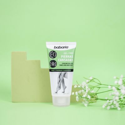 Babaria Cooling Gel for Legs and Feet - Calming and Softening Effect - Provides Regenerating and Soothing Properties - Infused with Castor Oil and Aloe Vera - Suitable for All Skin Types - 5.1 oz