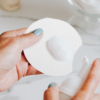 Beavorty Cotton Pads 900pcs Makeup Pads Non-Woven Facial Cleansing Wipes Cosmetic Cleaning Pads Facial Pads Daily Face Wipes for Make Up Deep Skin Cleaning Cotton Rounds