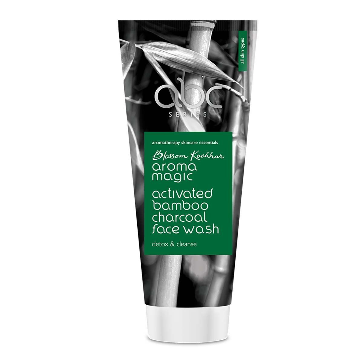 Aroma Magic Activated Charcoal Face Wash | Gently Cleanses Excess Oil &amp; Dirt | Helps Tighten Pores | Removes Dead Cells &amp; Impurities | for Smooth &amp; Radiant Skin | 3.38 Fl Oz/100ml