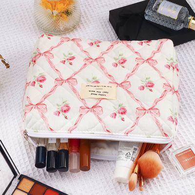 ZLSPTK Floral Makeup Bag Cotton Quilted Pink Bow Aesthetic Cosmetic Bag for Women Girls Cute Coquette Flower Makeup Pouch for Purse Large Trendy Travel Toiletry Bag Portable Zipper Cloth Skincare Bag