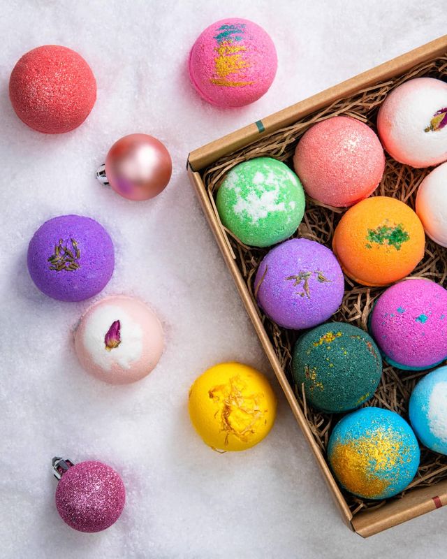 LifeAround2Angels Bath Bombs Gift Set 12 USA made Fizzies, Shea &amp; Coco Butter Dry Skin Moisturize, Perfect for Bubble Spa Bath. Handmade Birthday Mothers day Gifts idea For Her/Him, wife, girlfriend