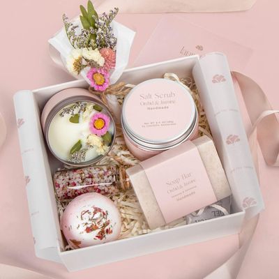 LaurGifts Orchid &amp; Jasmine Spa Gift Set for Women - Luxurious Spa Gift Baskets for Women - Perfect Birthday Gifts for Women, Gifts for Mom, Wife, Sister, Friend, Bath Gifts for Women