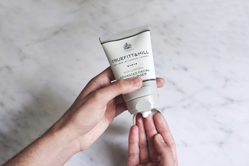 Truefitt &amp; Hill Luxury Aftershave Balm - Ultimate Comfort - Premium Soothing Moisturizer with Aloe Vera Extract - Ideal for Sensitive Skin, Razor Burn Relief, and a Silky Smooth Finish - 3.38 oz.