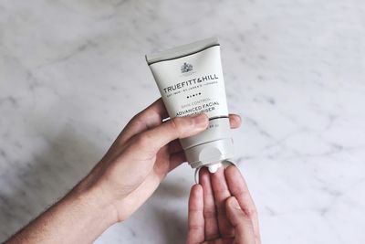 Truefitt &amp; Hill Luxury Aftershave Balm - Ultimate Comfort - Premium Soothing Moisturizer with Aloe Vera Extract - Ideal for Sensitive Skin, Razor Burn Relief, and a Silky Smooth Finish - 3.38 oz.
