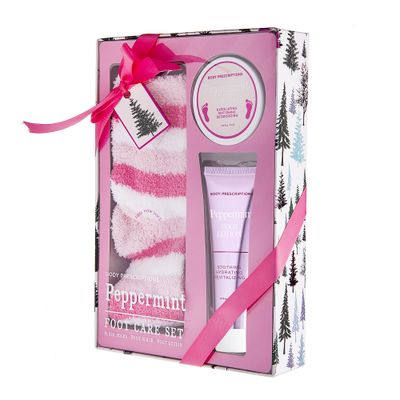 Live Green Bath and Body Present Set- Foot Spa Set with Fuzzy Socks, Lotion, and Scrub, Peppermint