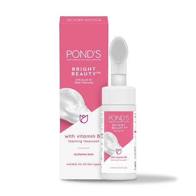 Pond&#39;s Bright Beauty Foaming Brush Facewash for Glowing Skin, Deep Clean Pores, All Skin Types, 150 ml