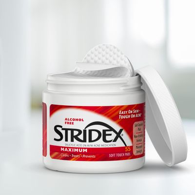 Stridex Medicated Acne Pads, Maximum, 55 Count - Facial Cleansing Wipes, Alcohol Free, Acne Treatment for Face, For Moderate Acne, Smooth Application