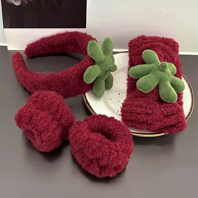 Ivyu Spa Skincare Headbands&amp; Wristband SetCute Strawberry Makeup Headband For Women Girls,Non Slip Sponge HeadbandSkincare-Padded Soft Thick Terry Cloth Hair Band Accessory.