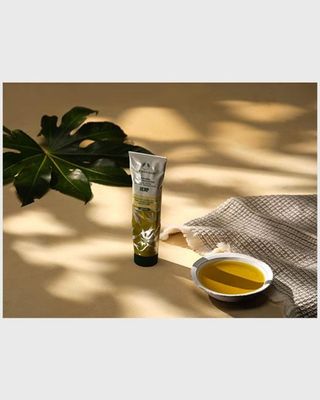 The Body Shop Hemp Foot Protector - Protecting &amp; Hydrating Care for Ultra Dry Feet - 3.5 oz