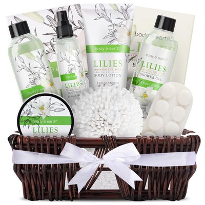 Spa Gift Baskets For Women Body &amp; Earth 10pcs Spa Gifts For Women, Lily Gift Baskets Bath and Body Works Gift Set For Women with Bubble Bath, Body Lotion, Christmas Gift Baskets for Women Bath Set